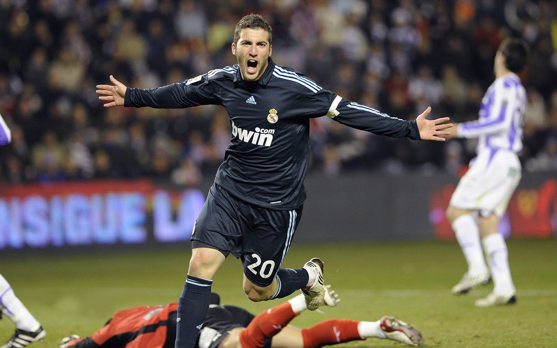 网球国家队进行海外拉练备战大赛，网球国际比赛